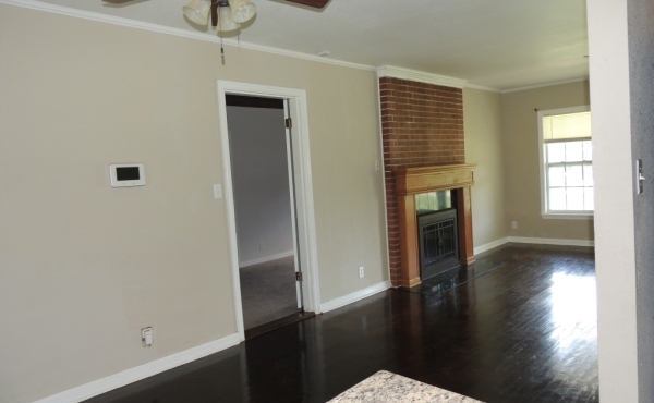 20 Dining Room-Living Room from Kitchen